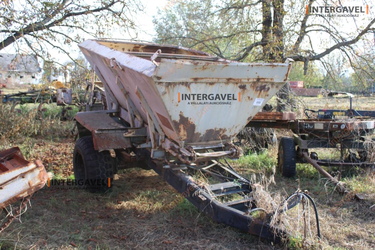 Vontatott műtrágyaszóró 2