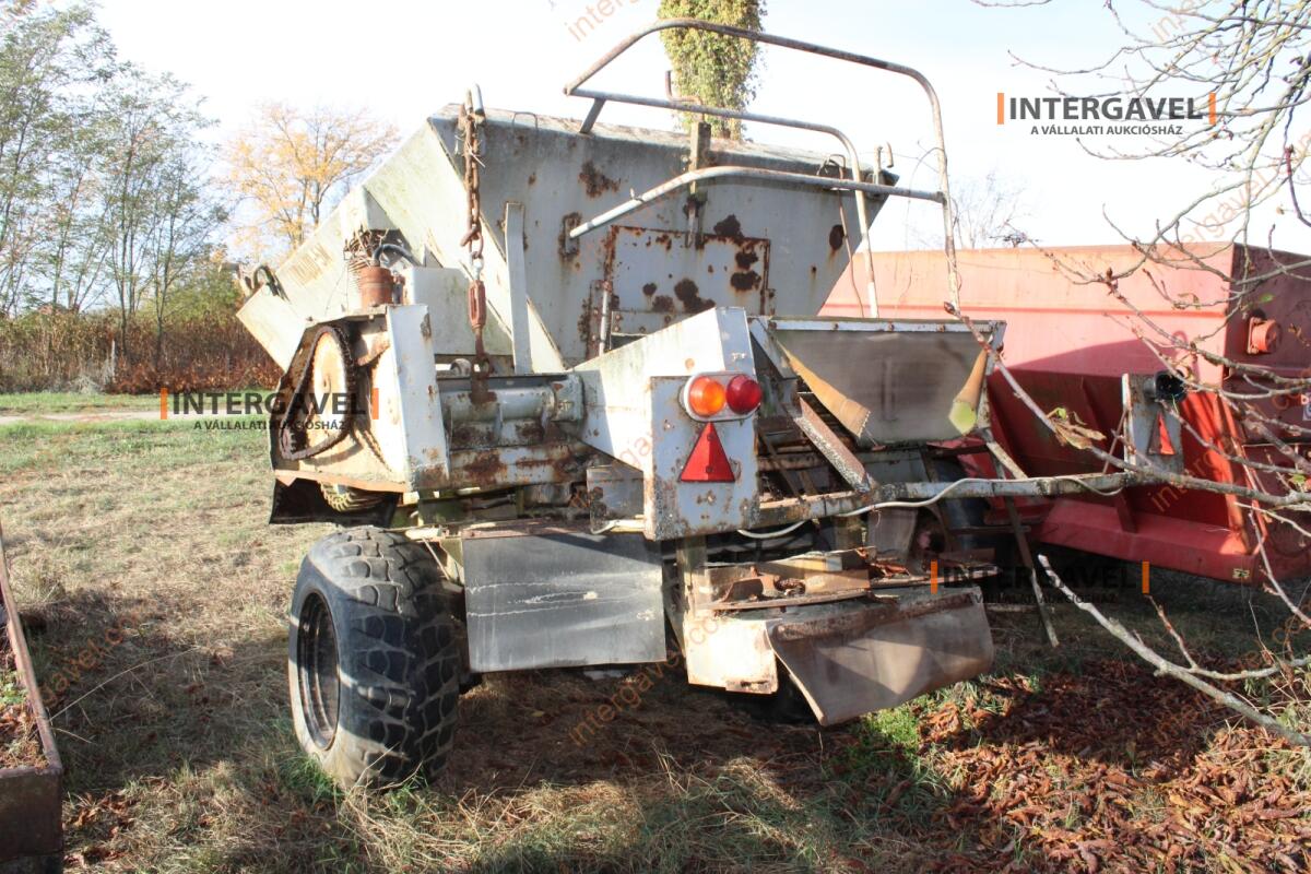 Vontatott műtrágyaszóró 4