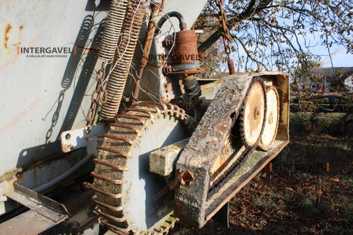 Vontatott műtrágyaszóró 8