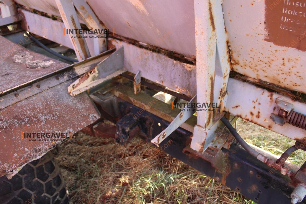 Vontatott műtrágyaszóró 16