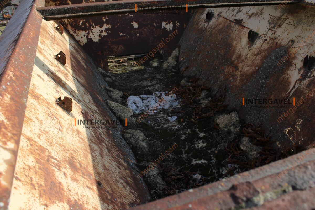 Vontatott műtrágyaszóró 18