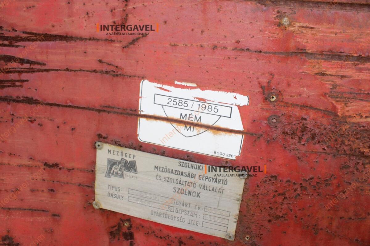 Takarmánykeverő, kiosztókocsi 5