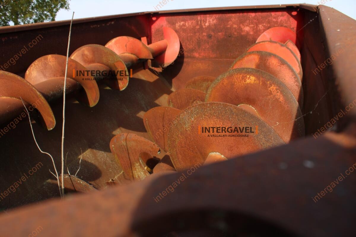 Takarmánykeverő, kiosztókocsi 17