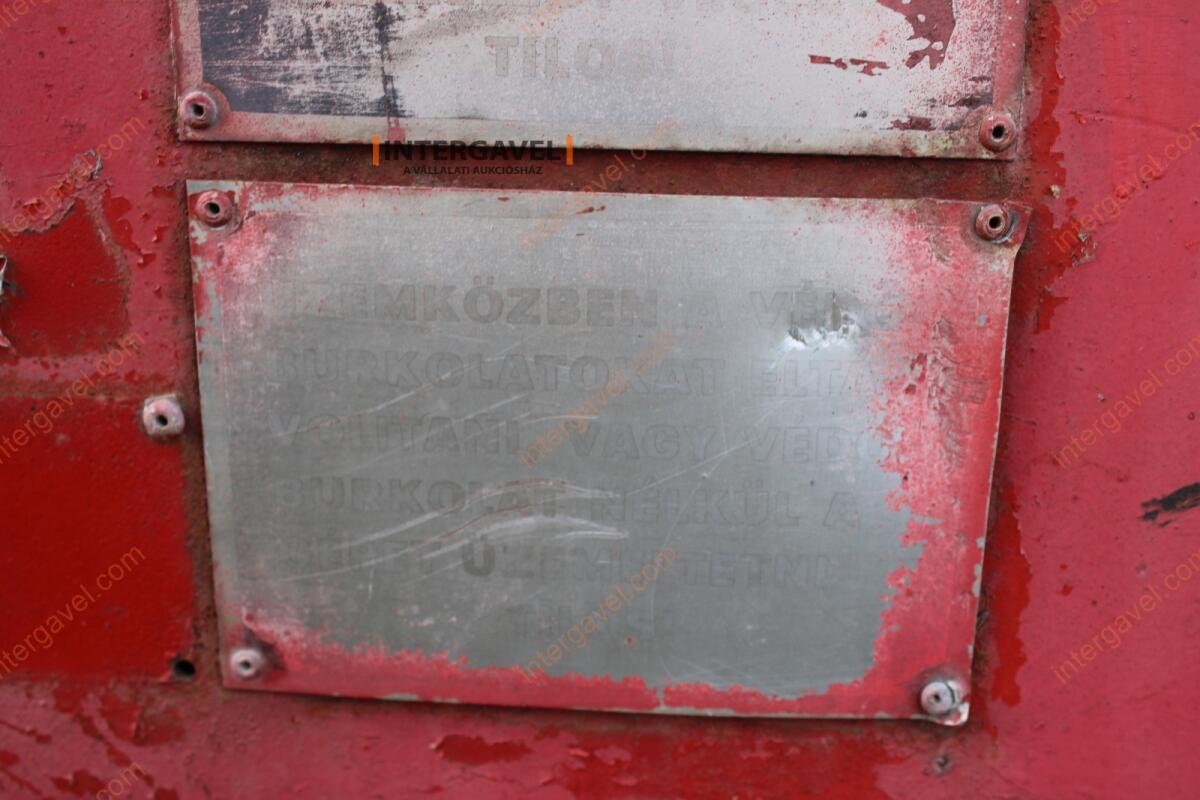 Takarmánykeverő, kiosztókocsi 7