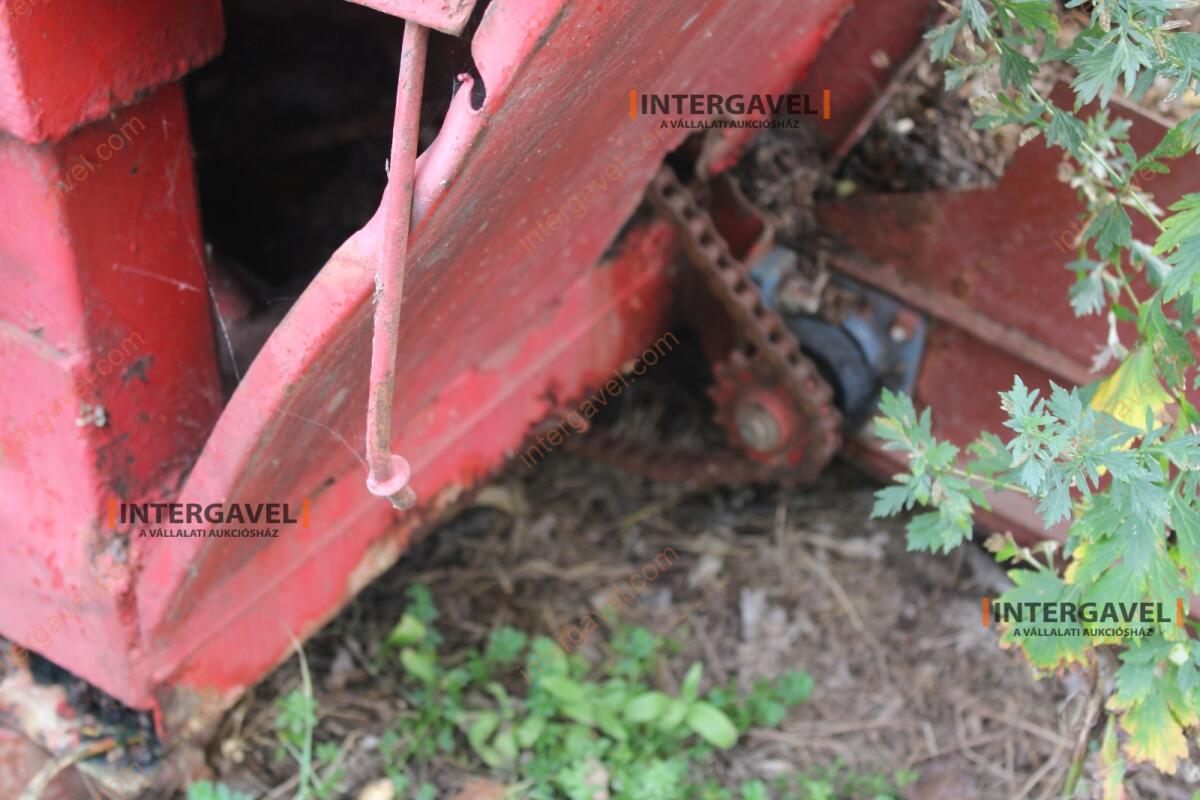 Takarmánykeverő, kiosztókocsi 15