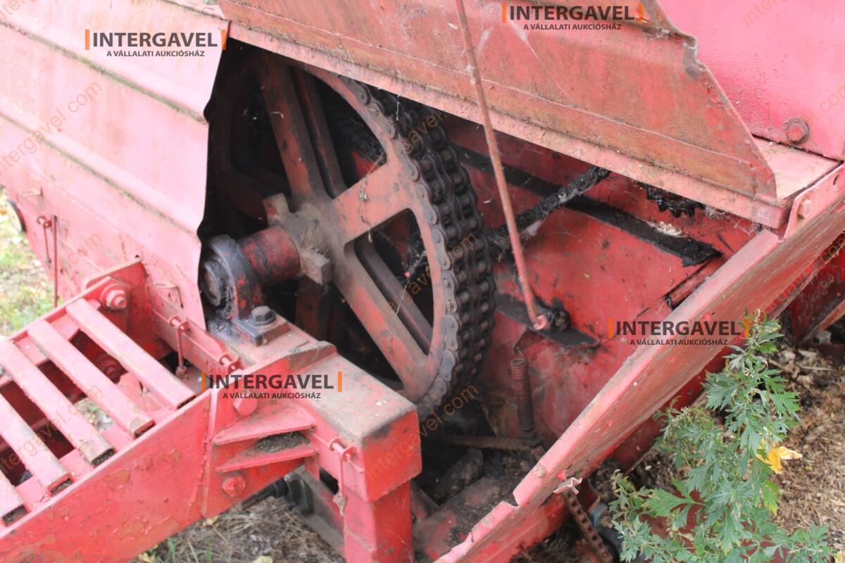 Takarmánykeverő, kiosztókocsi 16