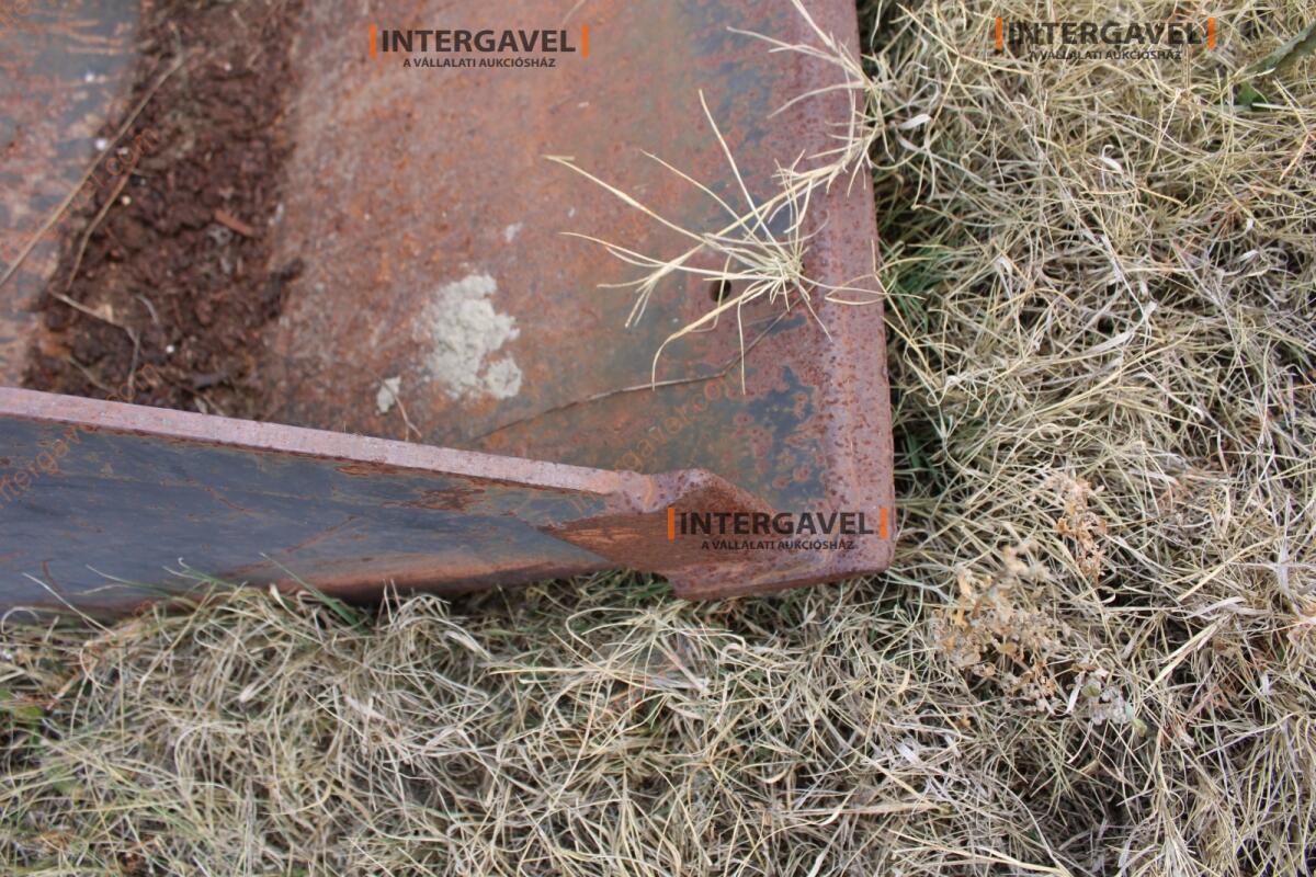 Föld kavics kanál 6