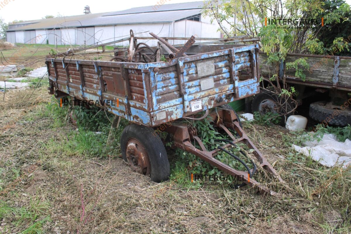 Trágyaszóró pótkocsi