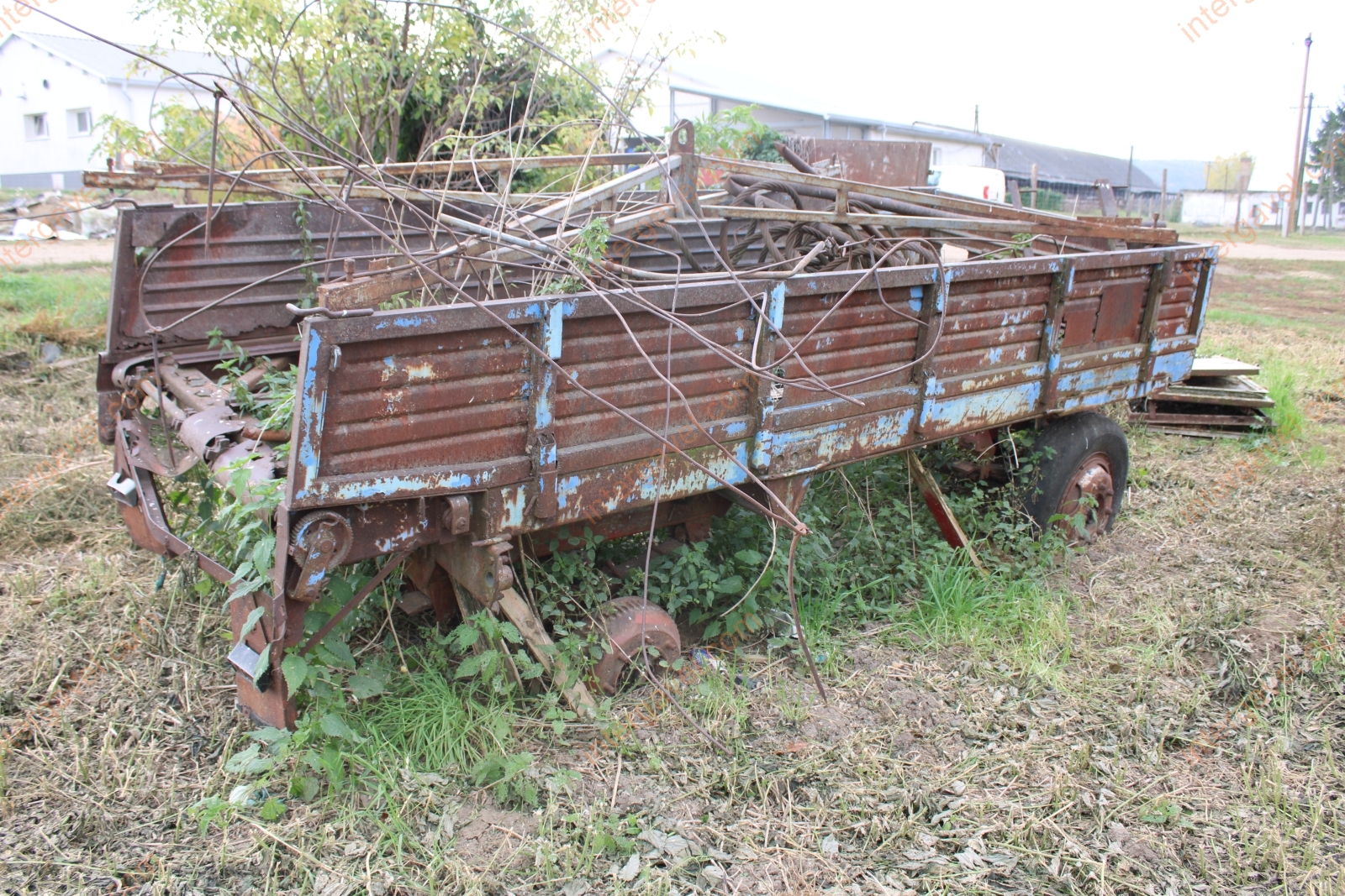 Trágyaszóró pótkocsi