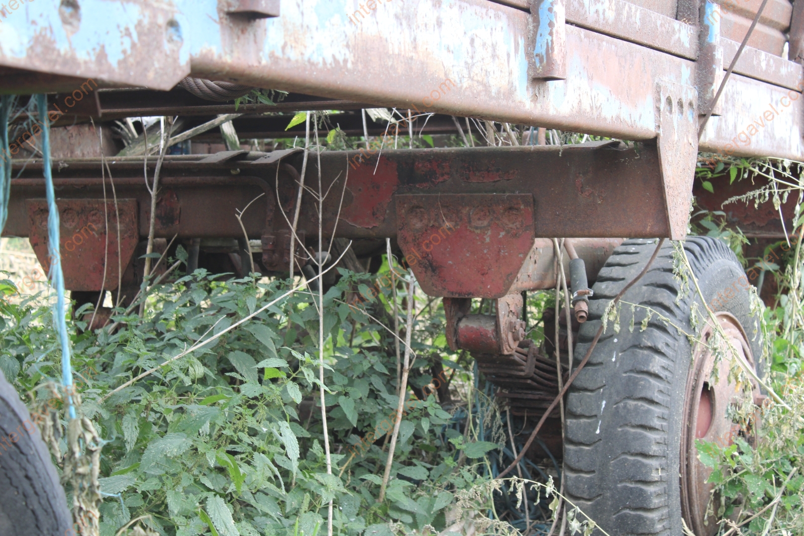 Trágyaszóró pótkocsi 9