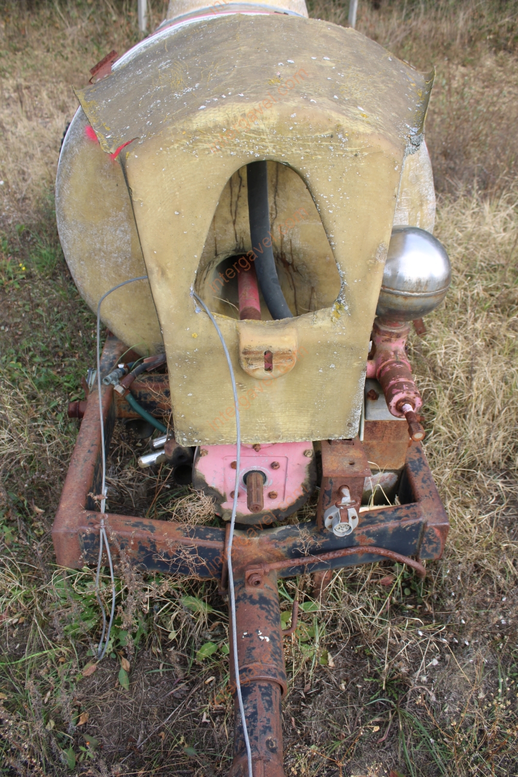 Vontatott permetező 8