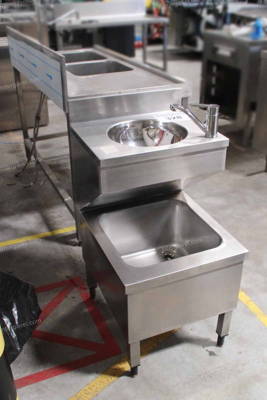 Kézmosó-kiöntő 3