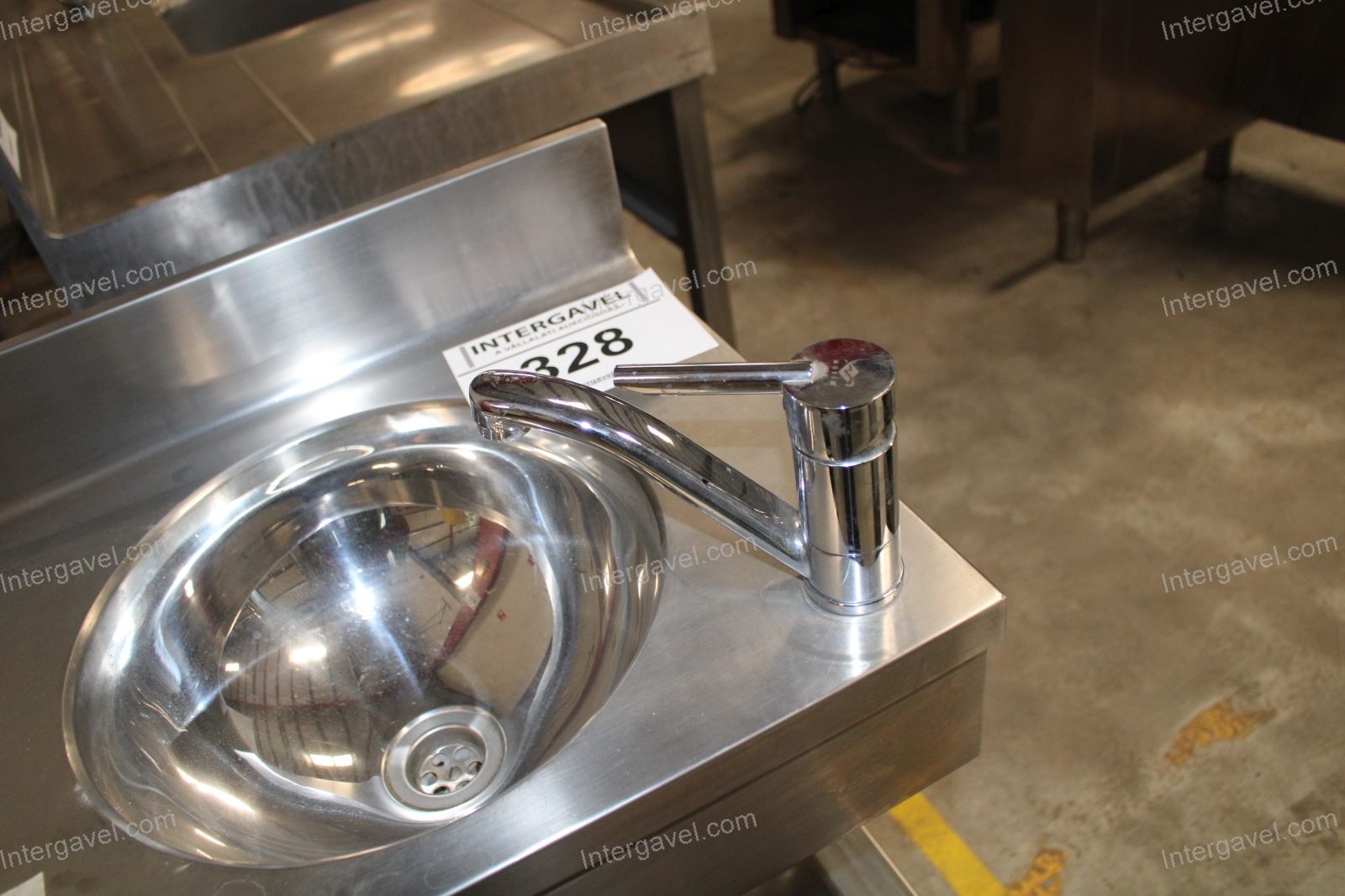 Kézmosó-kiöntő 6