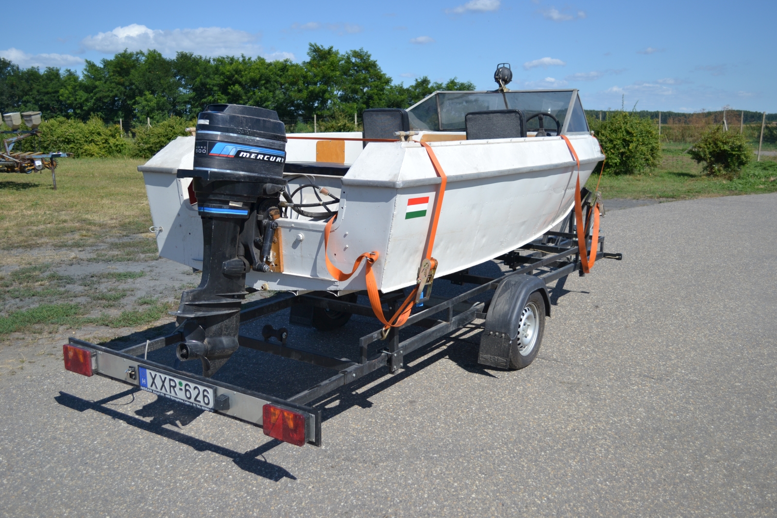 Motorcsónak utánfutóval 3