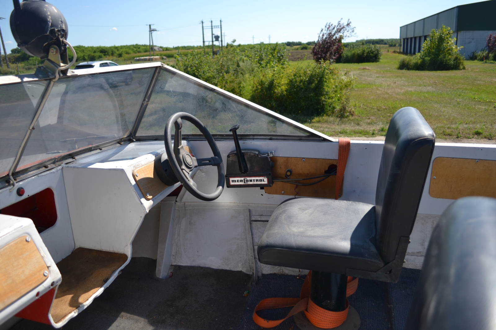 Motorcsónak utánfutóval 11