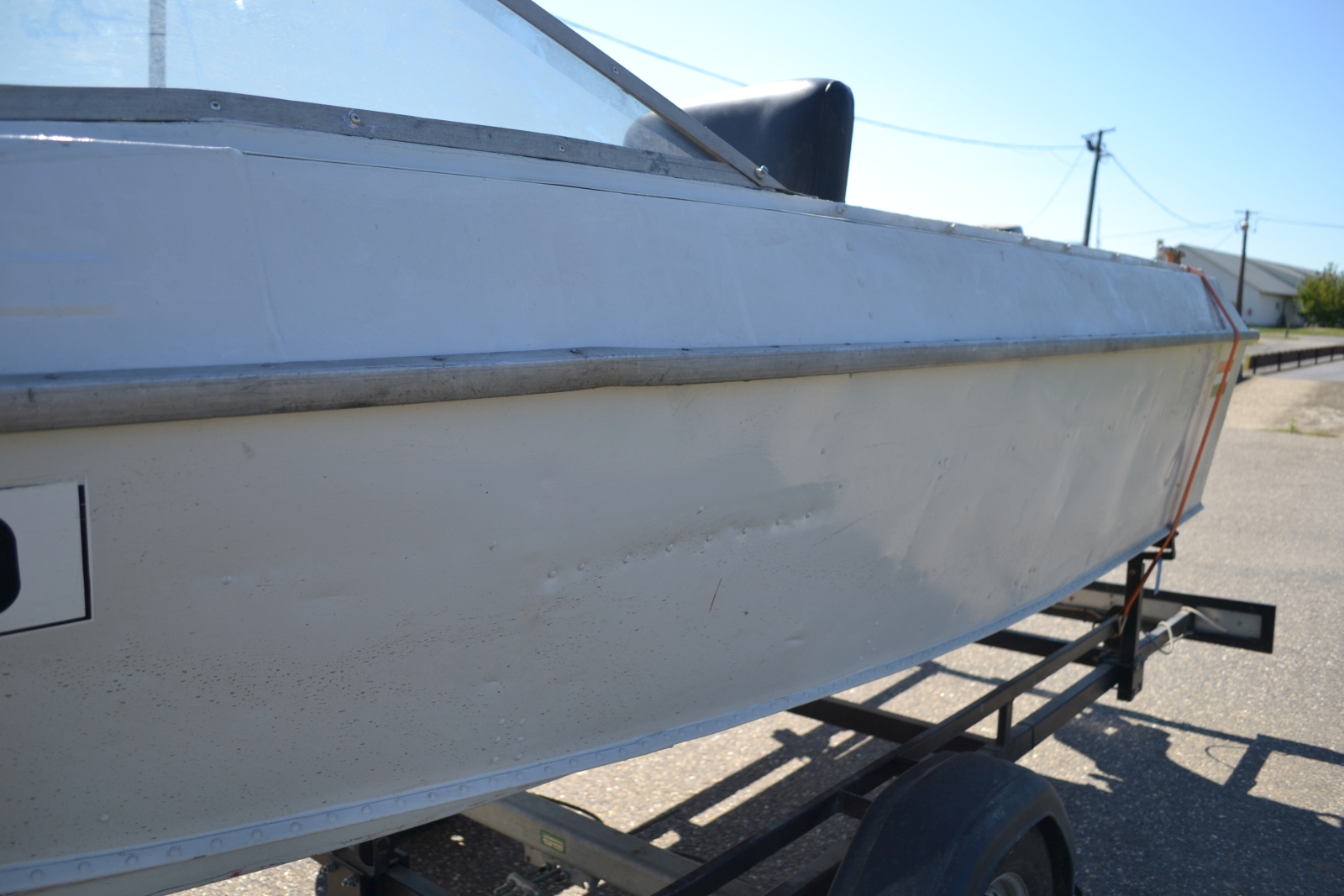 Motorcsónak utánfutóval 13