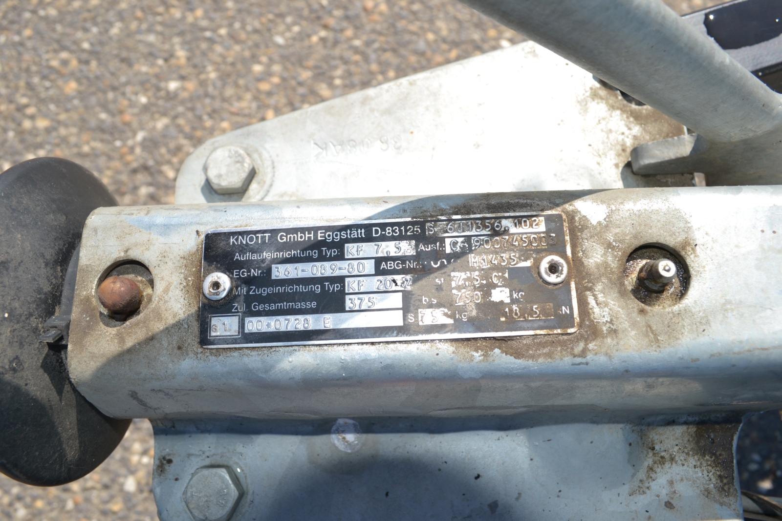 Motorcsónak utánfutóval 15