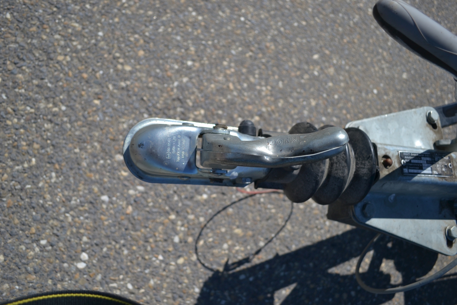 Motorcsónak utánfutóval 23