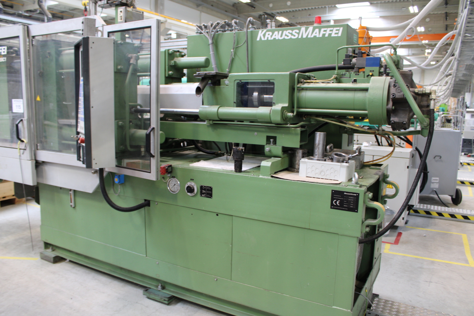 Fröccsöntő gép 6