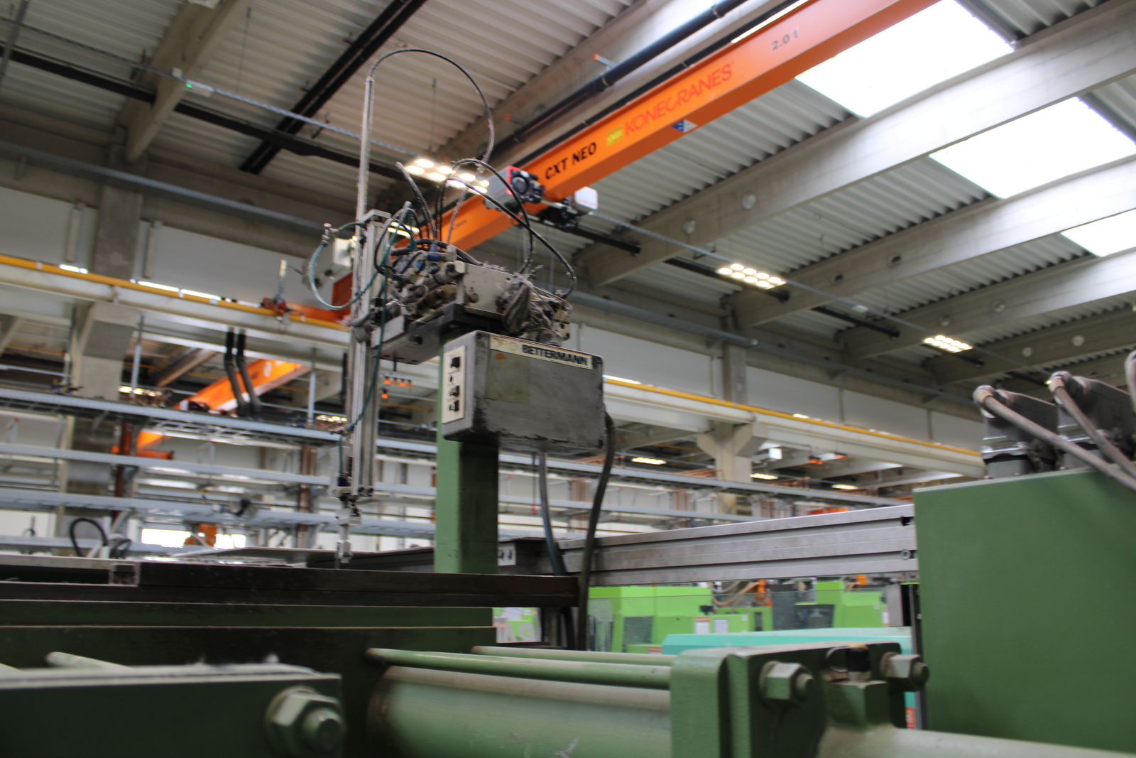 Fröccsöntő gép 18