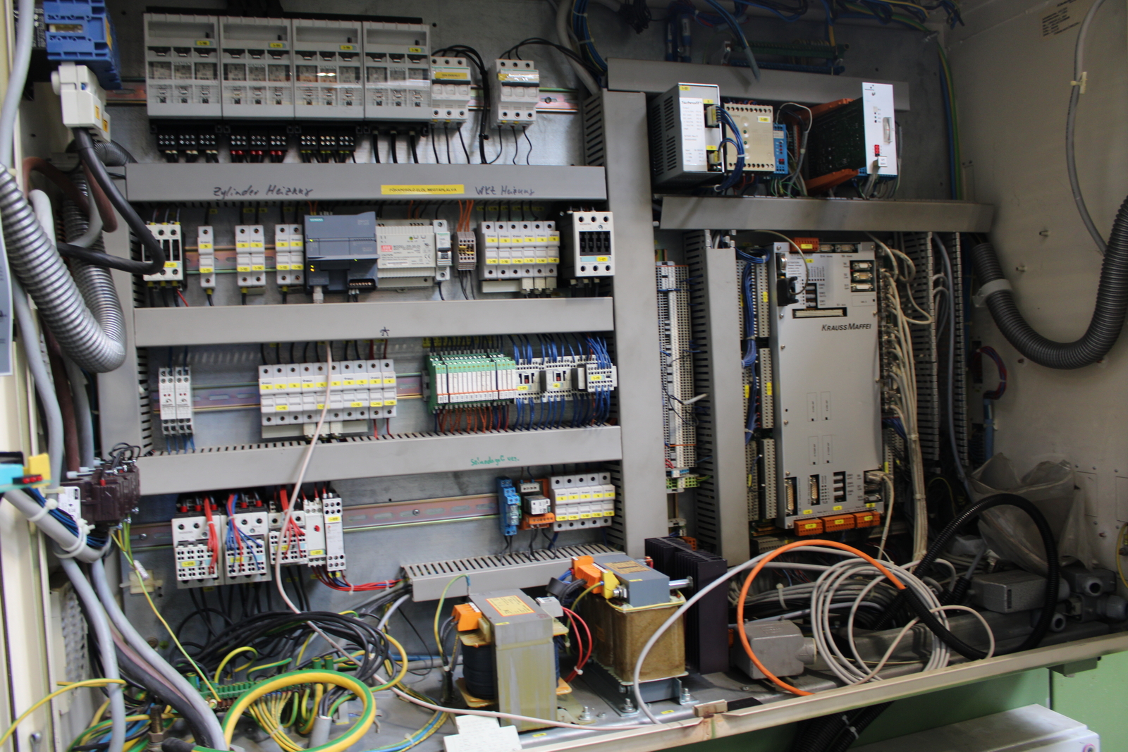 Fröccsöntő gép 19