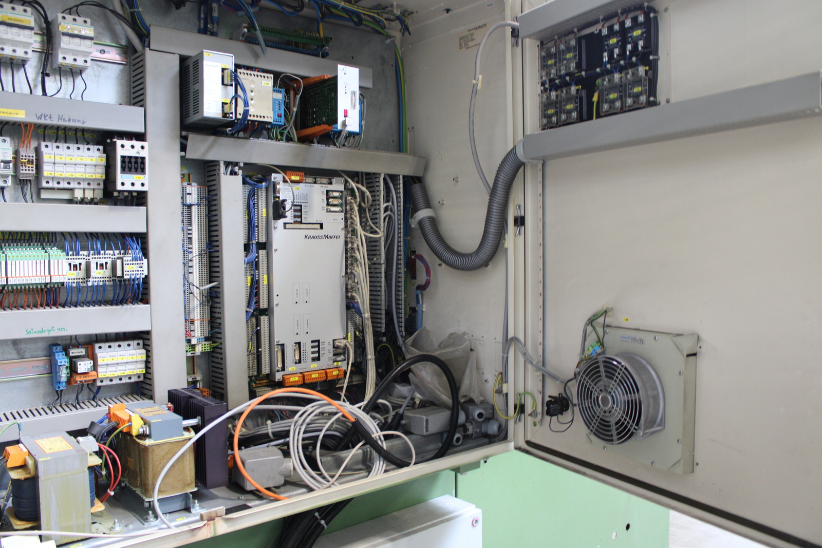 Fröccsöntő gép 20