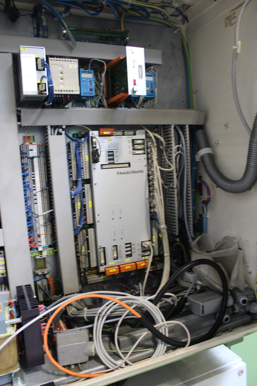 Fröccsöntő gép 22