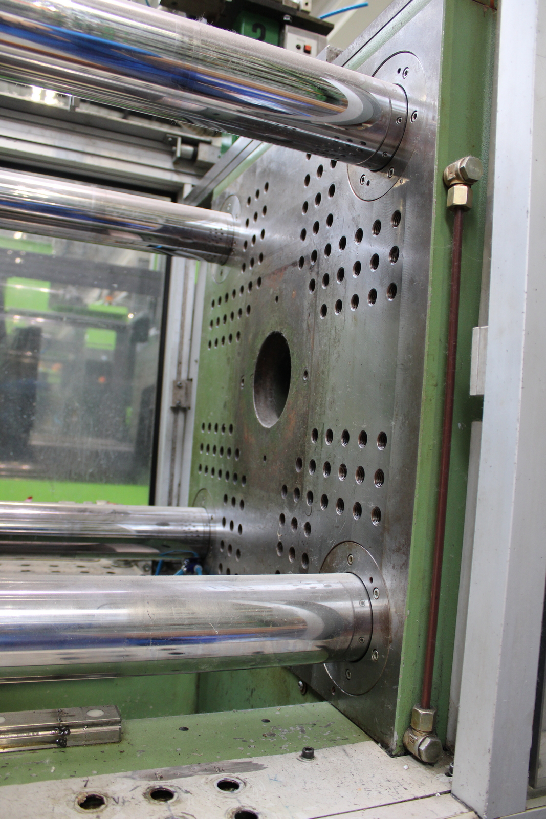 Fröccsöntő gép 8