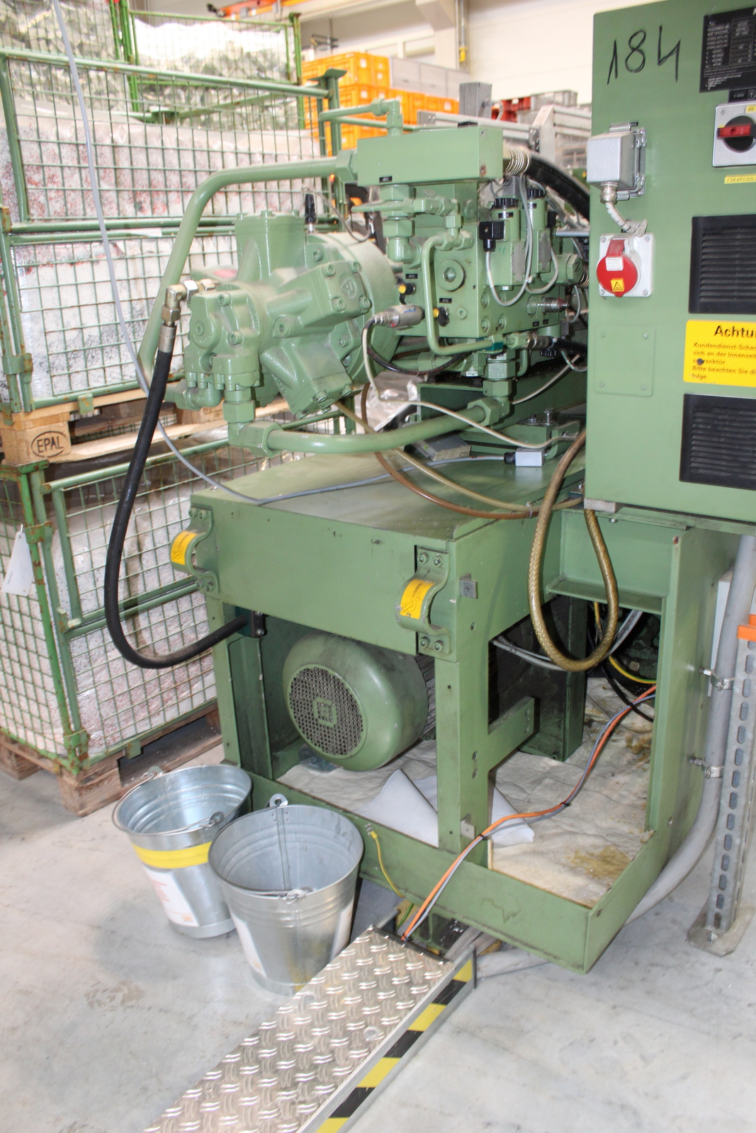 Fröccsöntő gép 16