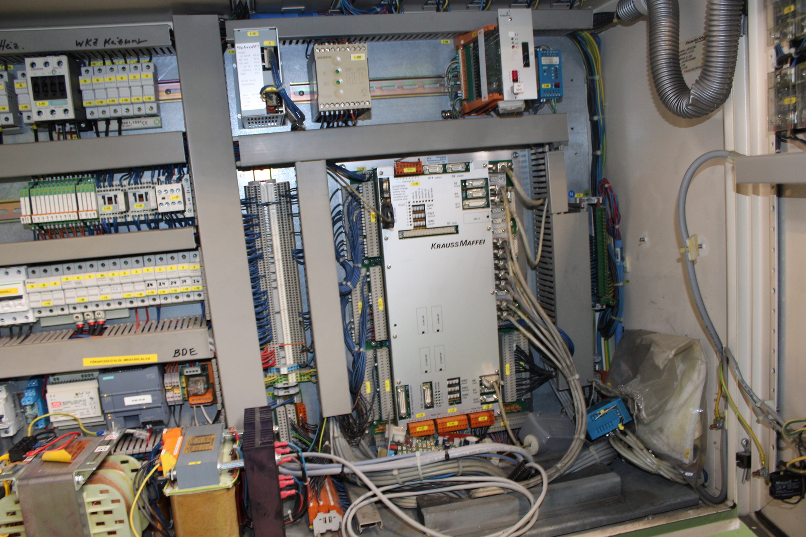 Fröccsöntő gép 25