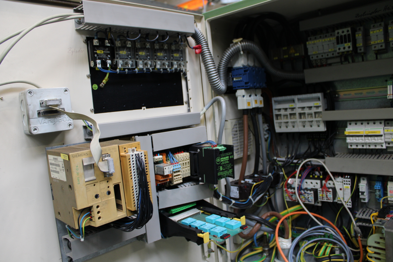 Fröccsöntő gép 31