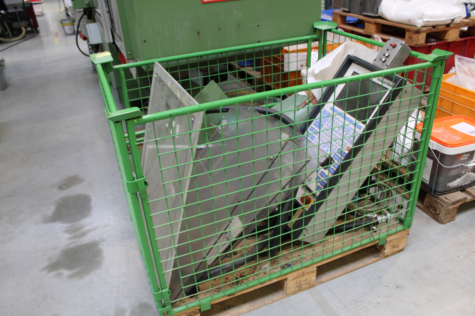 Fröccsöntő gép 32