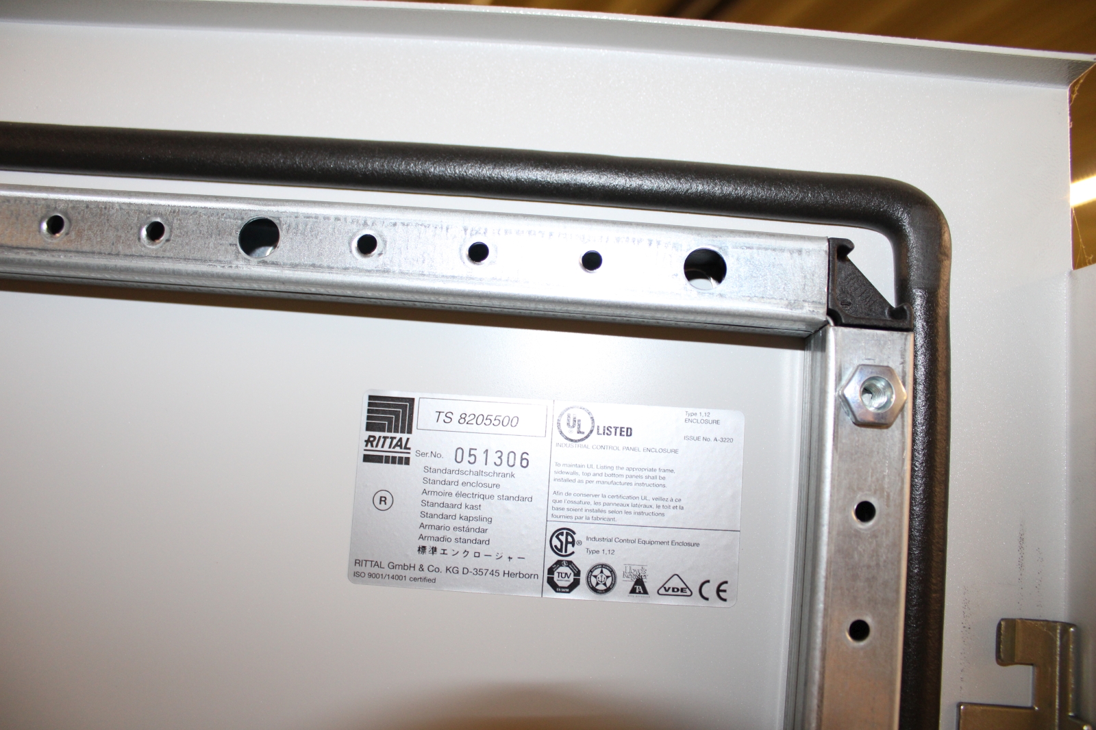 Elektromos kapcsolószekrény 4