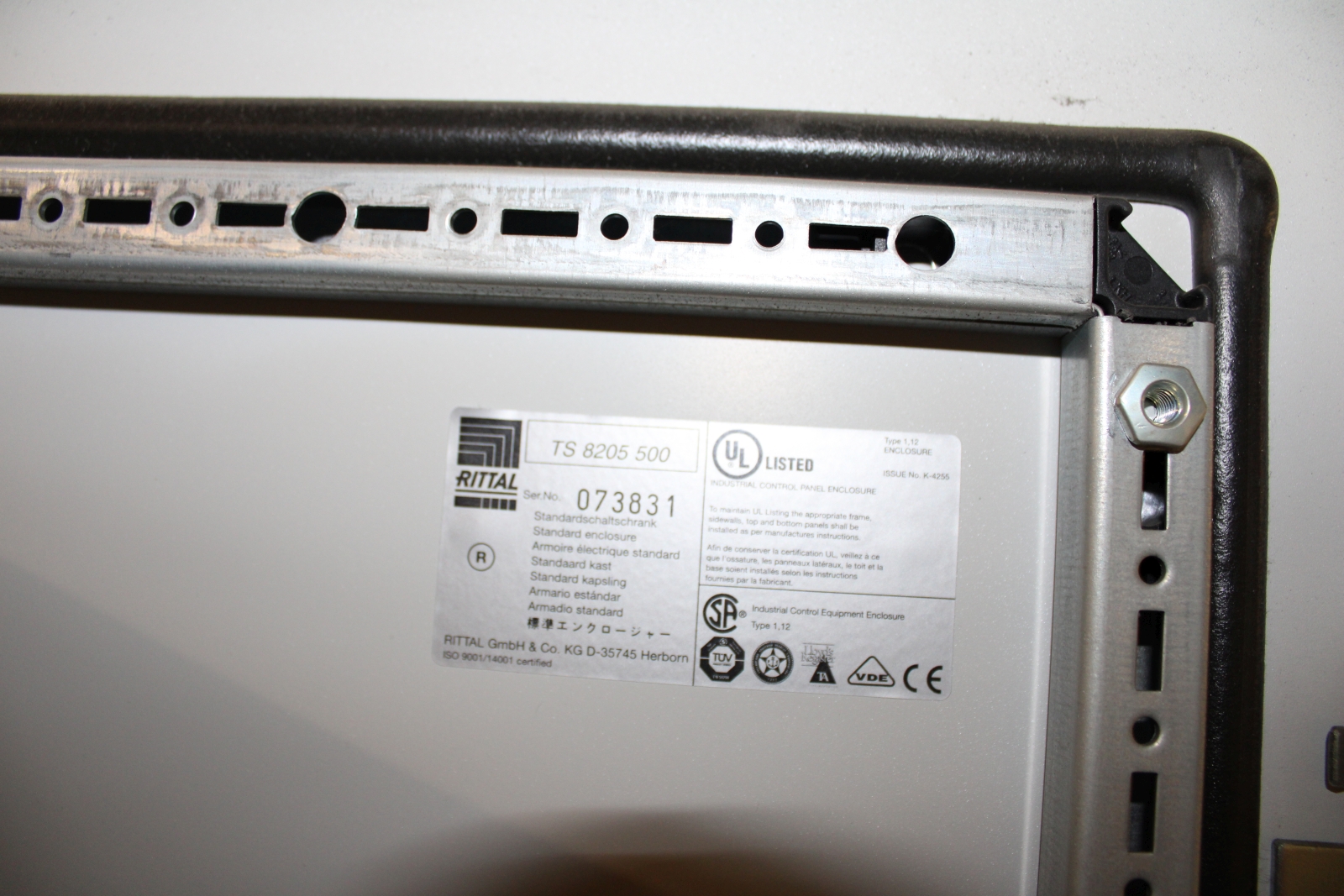 Elektromos kapcsolószekrény 4