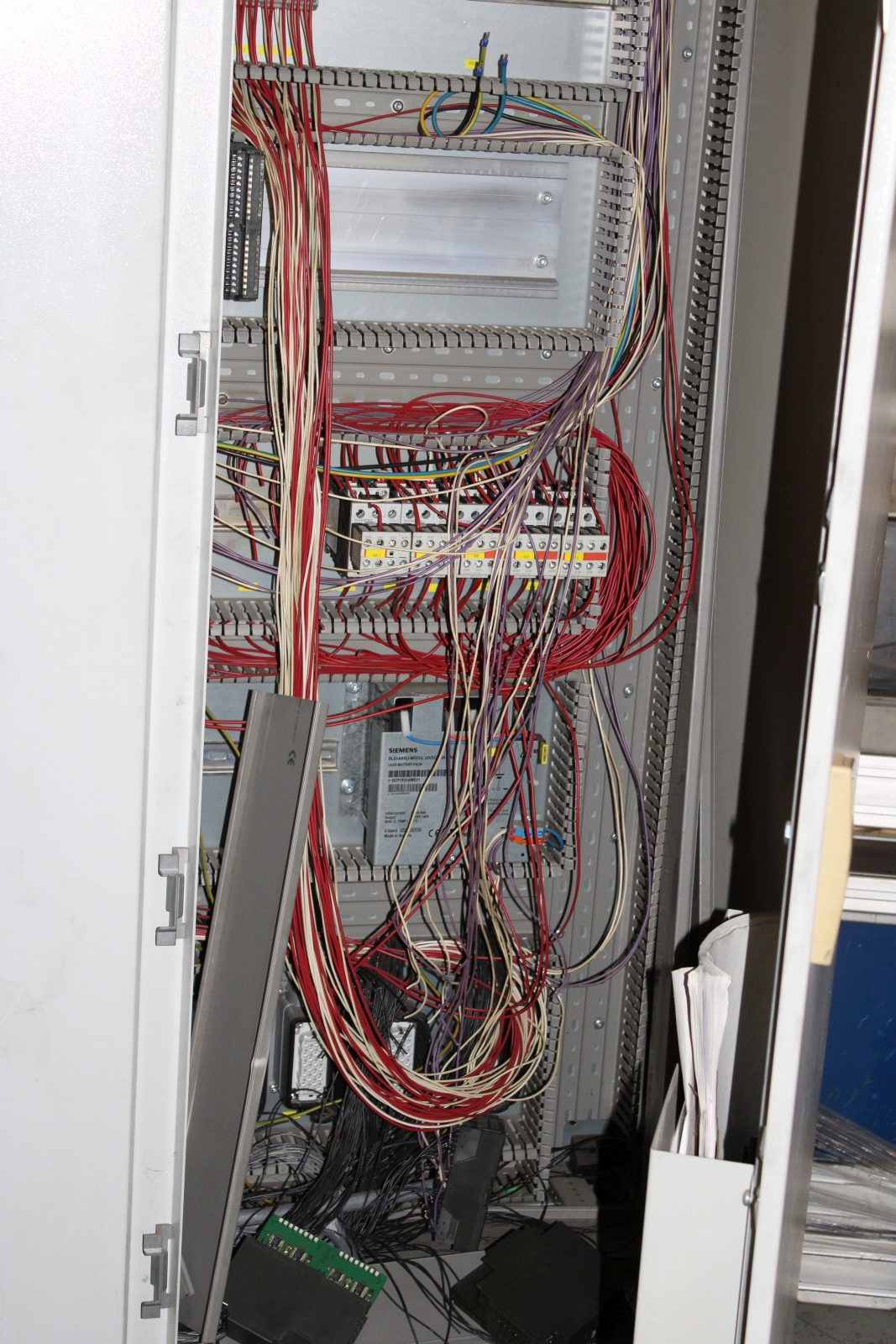 Elektromos kapcsolószekrény (gurítható) 2