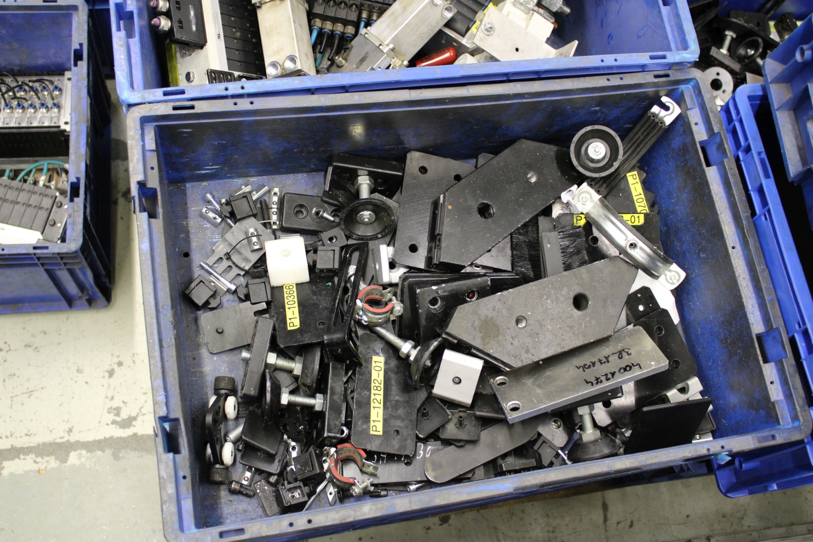 Vegyes alkatrészek 8