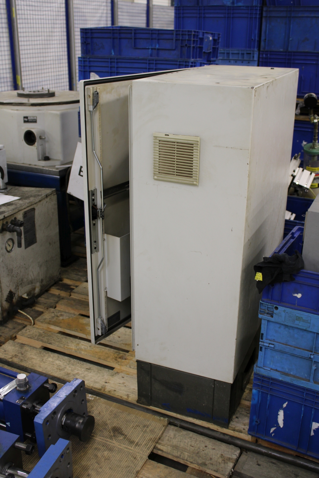 Elektromos kapcsolószekrény 2