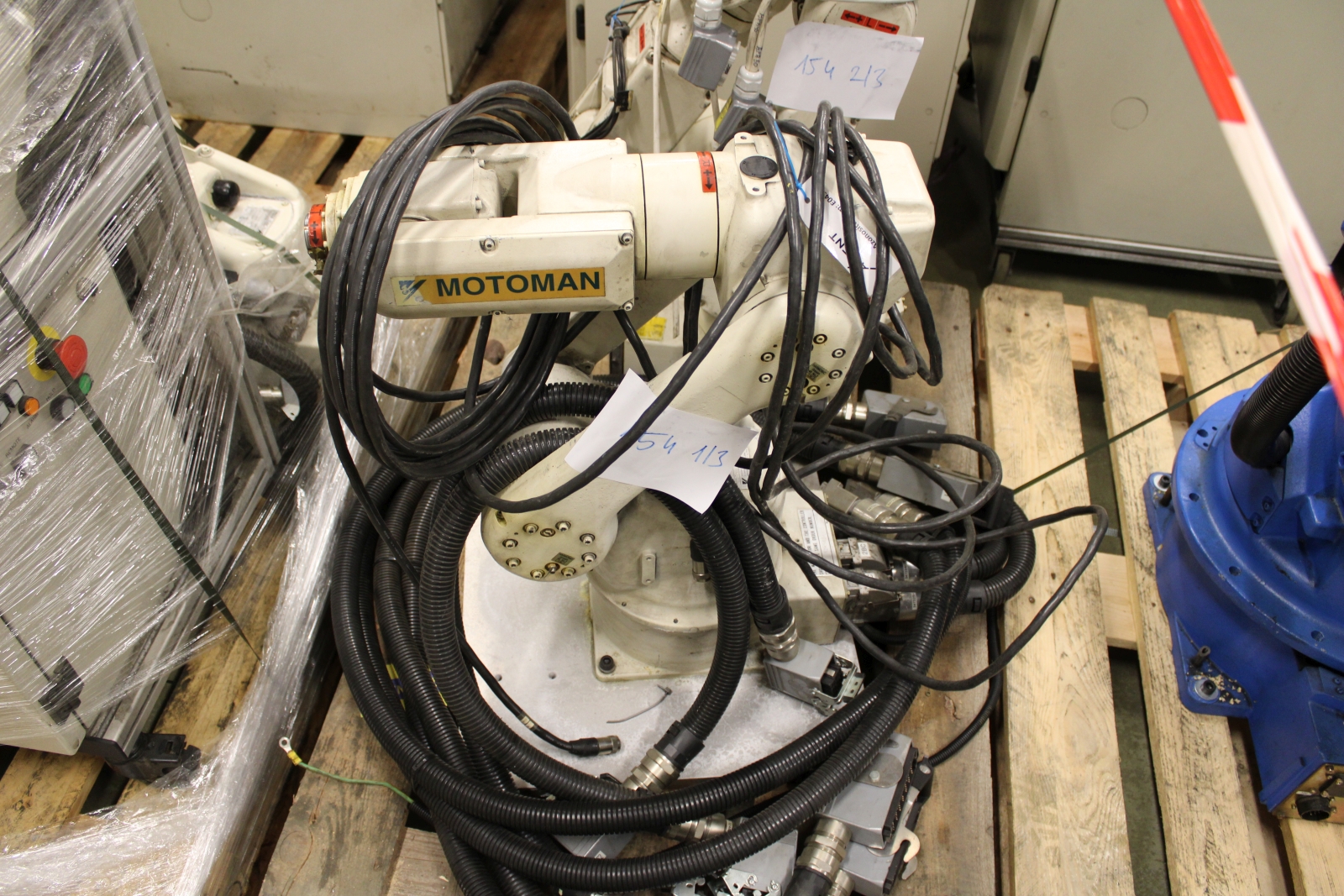 Motoman robot (3db) 2