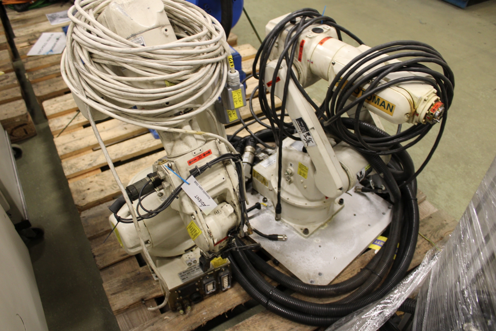 Motoman robot (3db) 5