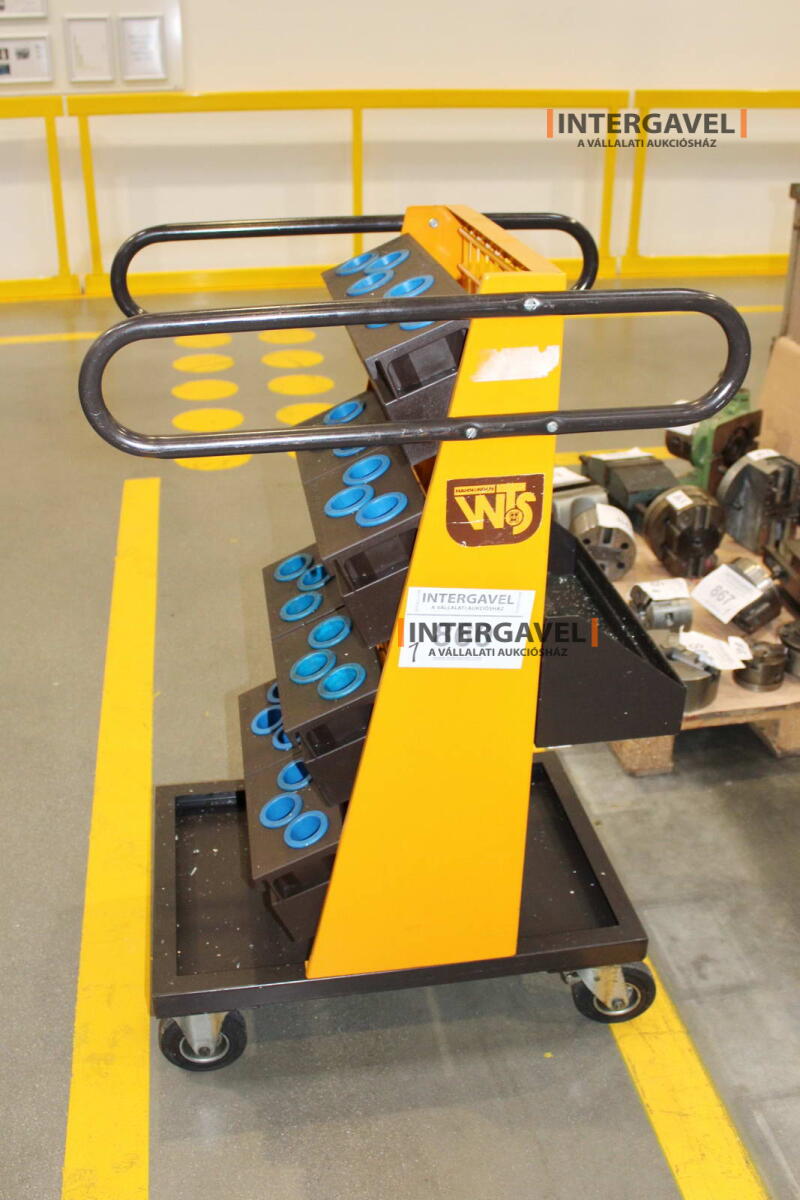 Szerszámtároló kocsi tároló betétekkel 3