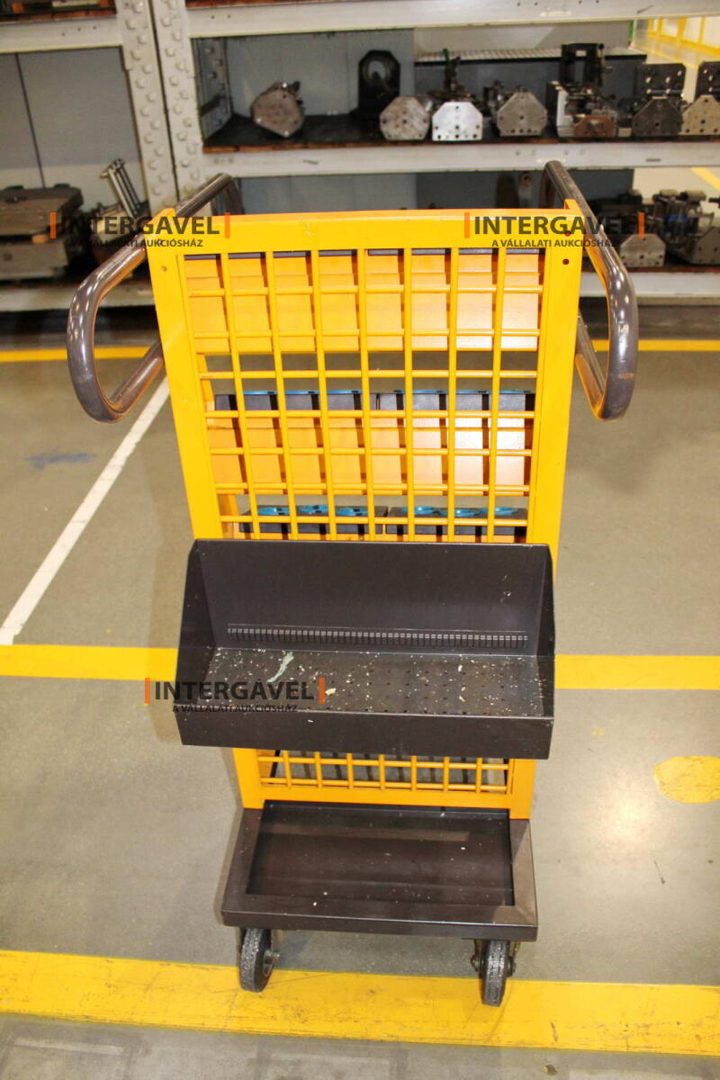 Szerszámtároló kocsi tároló betétekkel 5