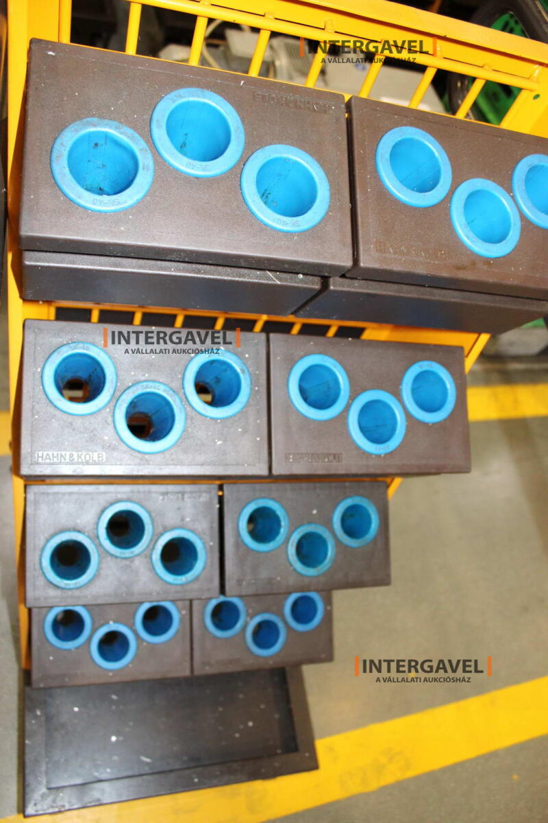 Szerszámtároló kocsi tároló betétekkel 7