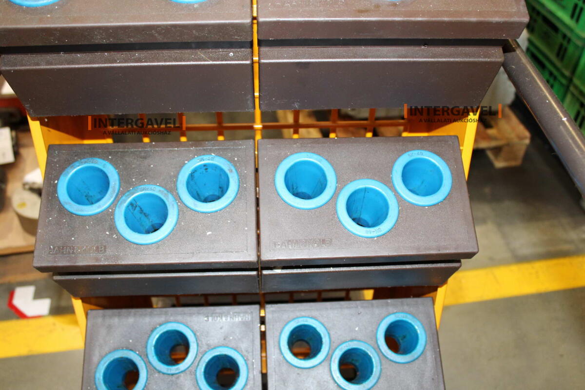 Szerszámtároló kocsi tároló betétekkel 8