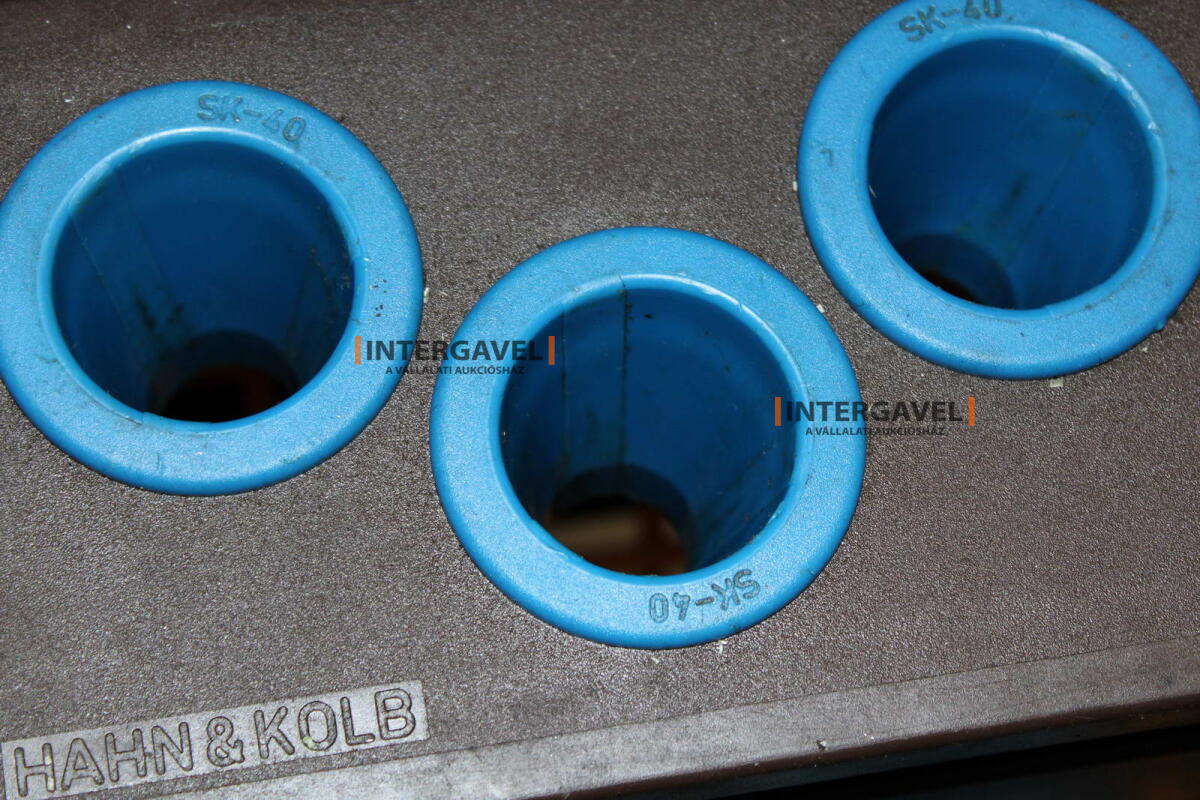 Szerszámtároló kocsi tároló betétekkel 9