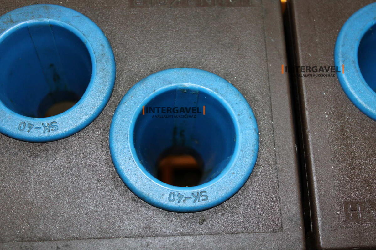 Szerszámtároló kocsi tároló betétekkel 12