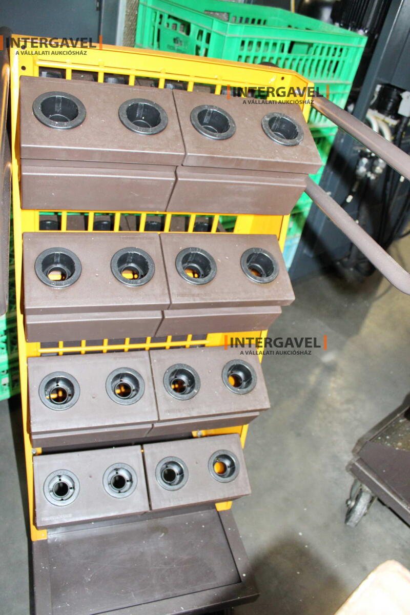 Szerszámtároló kocsi tároló betétekkel 5