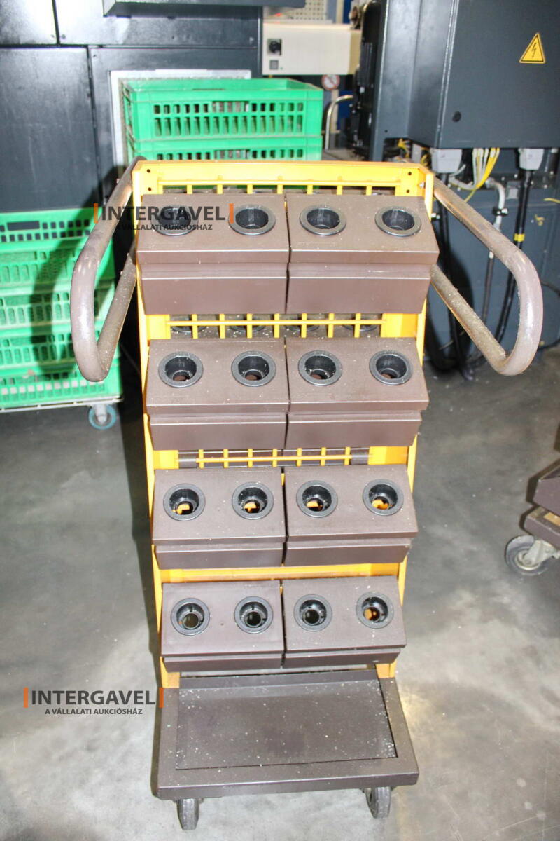 Szerszámtároló kocsi tároló betétekkel 4