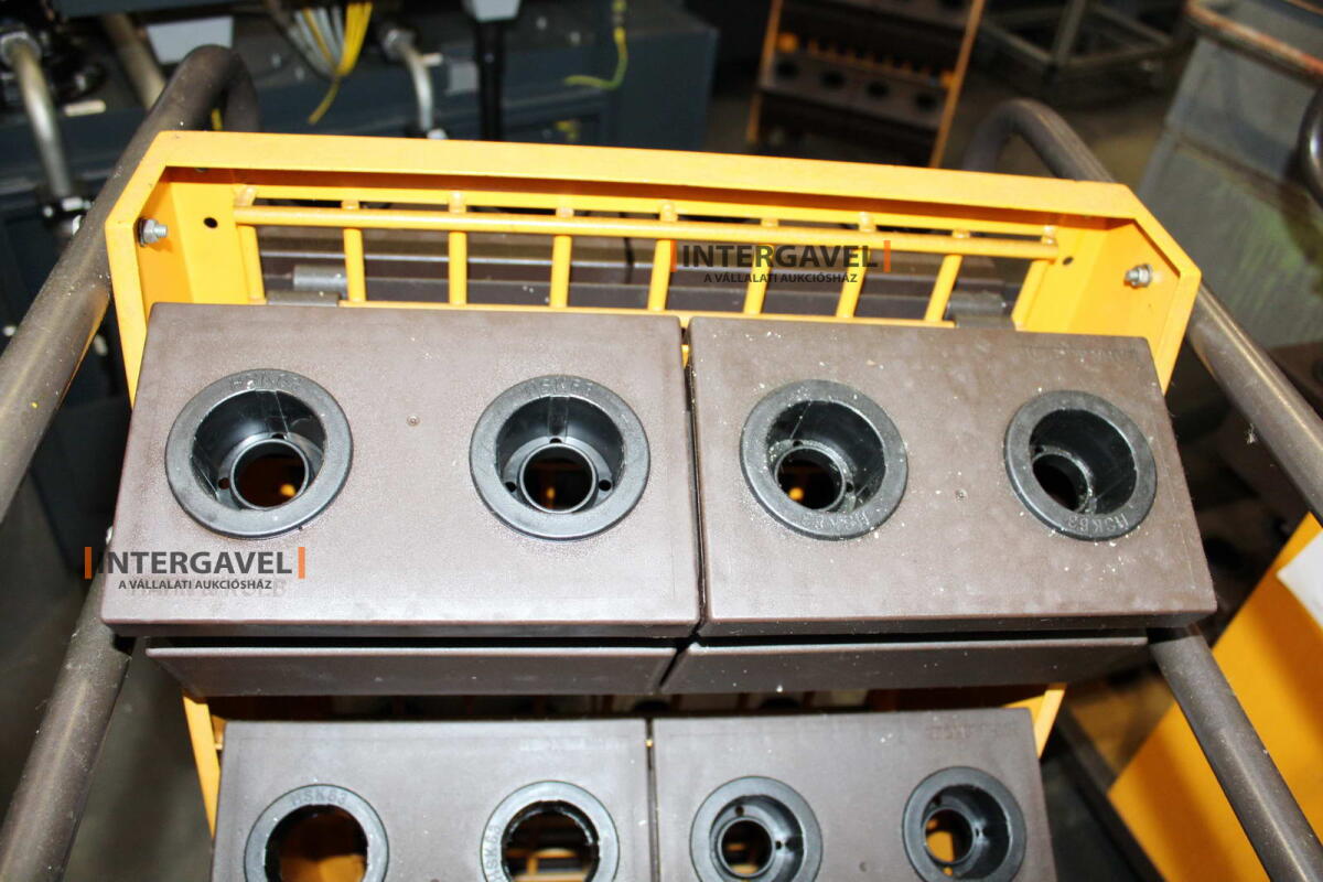 Szerszámtároló kocsi tároló betétekkel 4