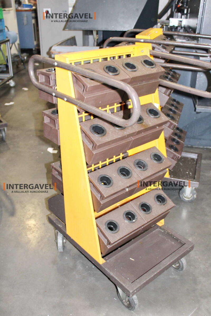 Szerszámtároló kocsi tároló betétekkel 8