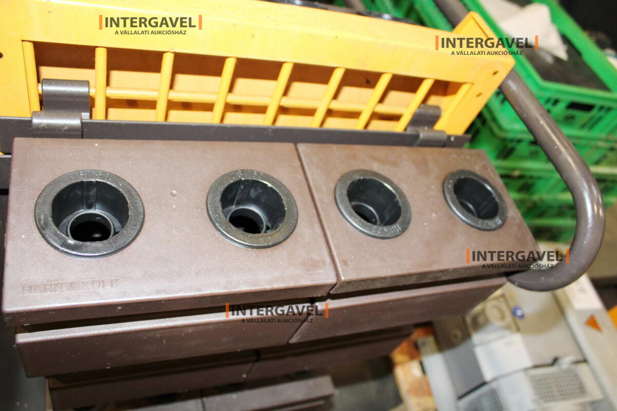 Szerszámtároló kocsi tároló betétekkel 10